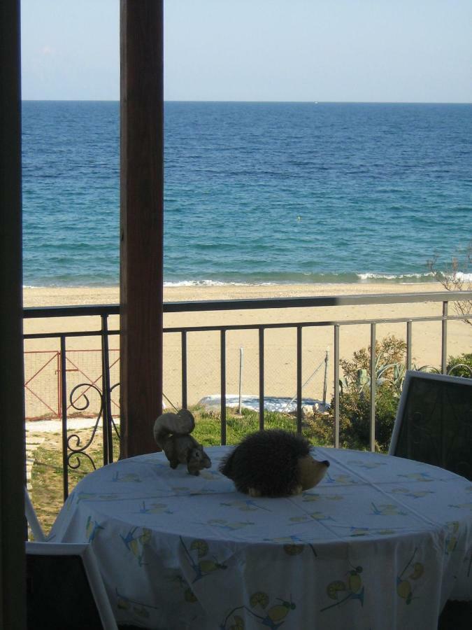 Lia'S Beach House Айос-Ніколаос Екстер'єр фото